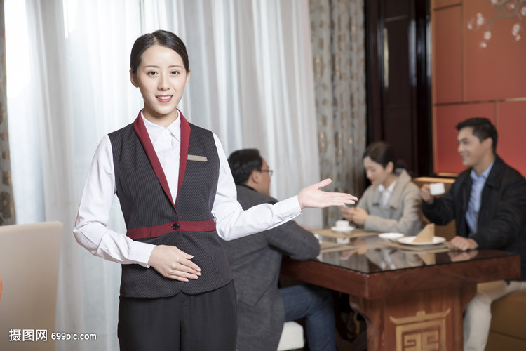 酒店服務(wù)員形象與禮儀服務(wù)的重要性與實(shí)踐
